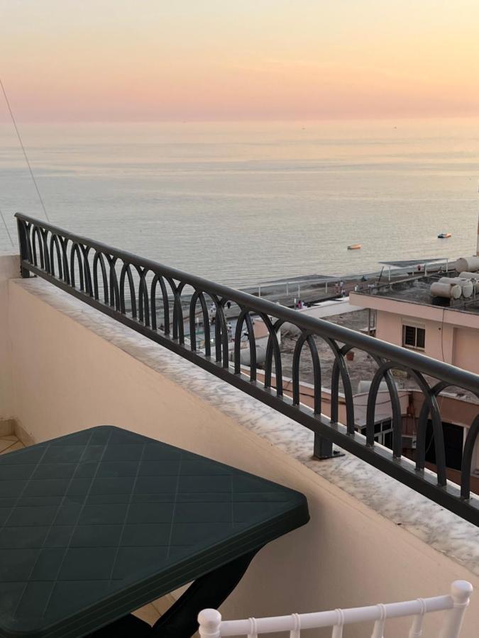 Lungomare Rei'S Apartment Durrës Exterior foto